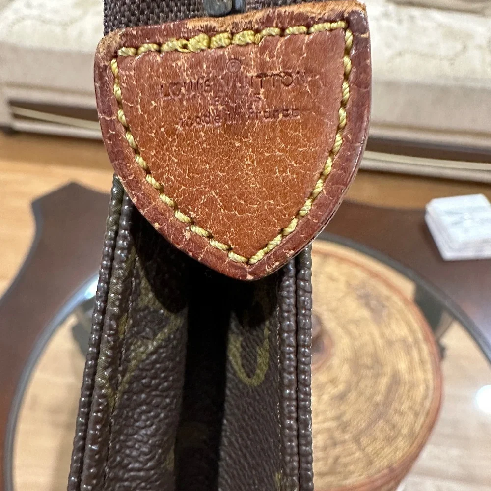 Louis Vuitton Toiletry BUNDLE - Picture 7 of 12